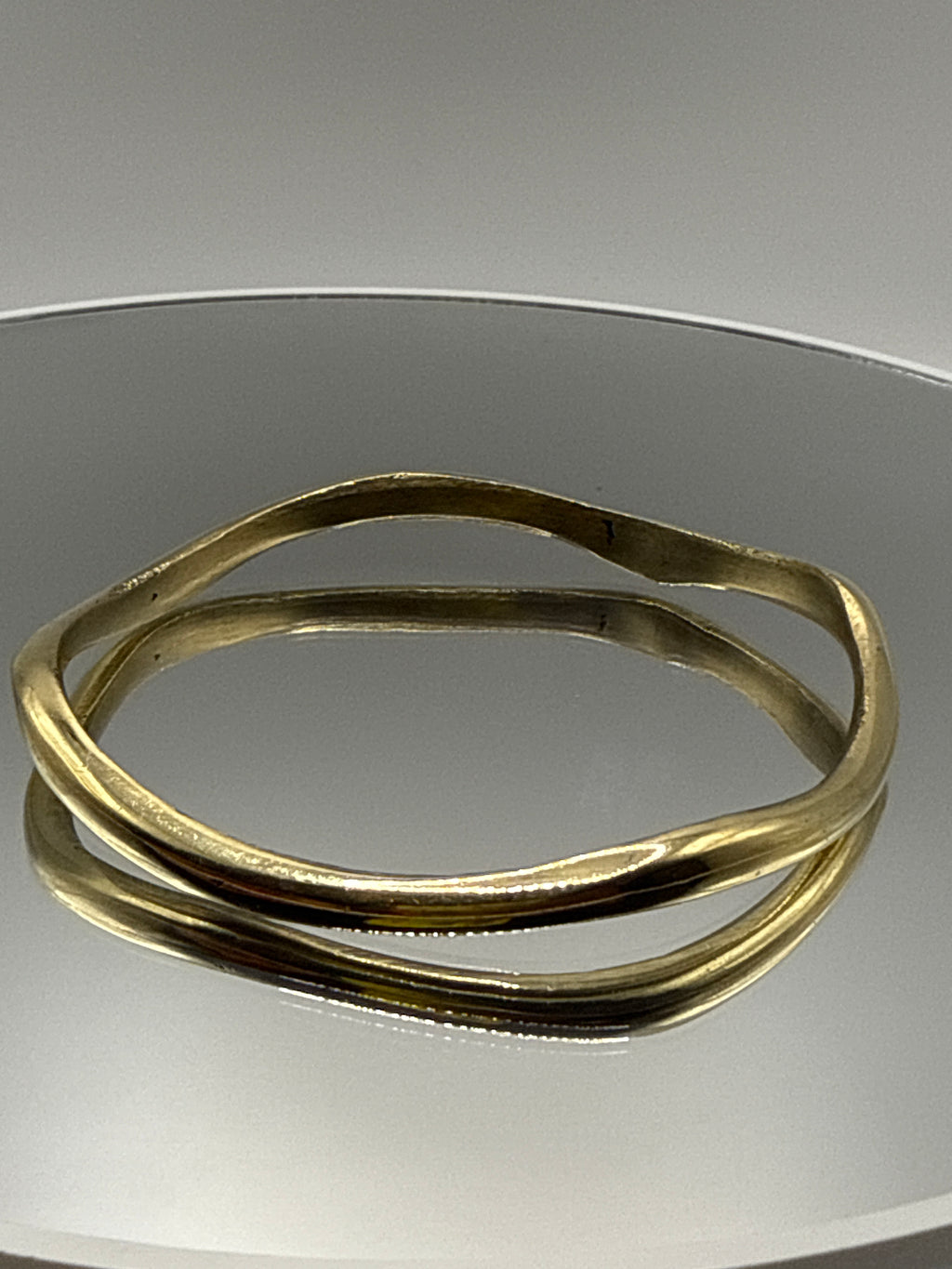 Wavy Round Bangle